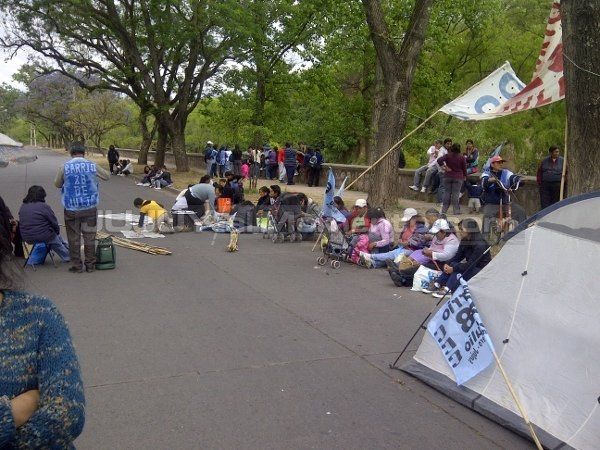 La CCC acampa frente a la Gerencia de Empleo