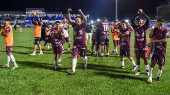 El país habla del golazo colectivo de Luján: 17 pases y definición de Alejandro Bárcena