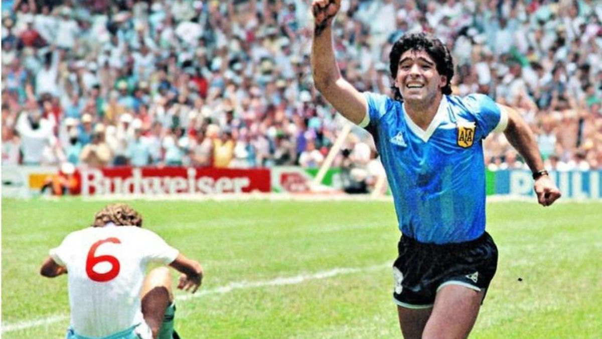 22 de junio, Día del Futbolista Argentino en conmemoración del "gol del siglo"