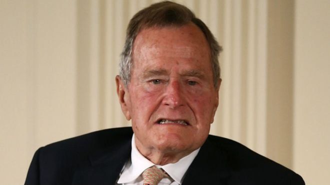 Nueva acusación contra el ex presidente Bush padre