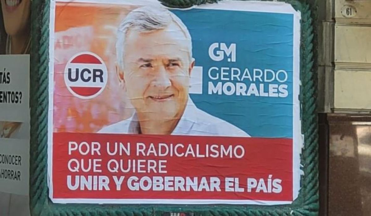 Los afiches de Gerardo Morales en Buenos Aires que generan polémica