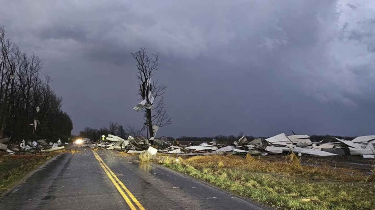 Tornados e incendios provocan al menos 26 muertos en Estados Unidos