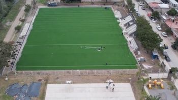 La nueva cancha sintética de hockey en Parque Alberdi entra en su etapa final
