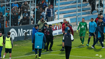 Investigan el accionar policial durante el clásico en Salta