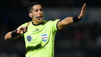 Los árbitros apoyaron el paro del fútbol que impulsó Chiqui Tapia por la causa en su contra