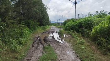 En Palpalá denuncian abandono municipal: calles destruidas, maleza y falta de iluminación