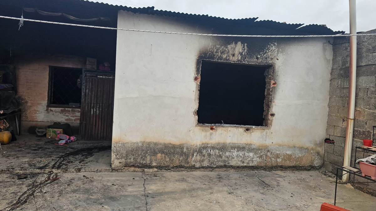 La familia periqueña que perdió casi todo en un incendio necesita ayuda