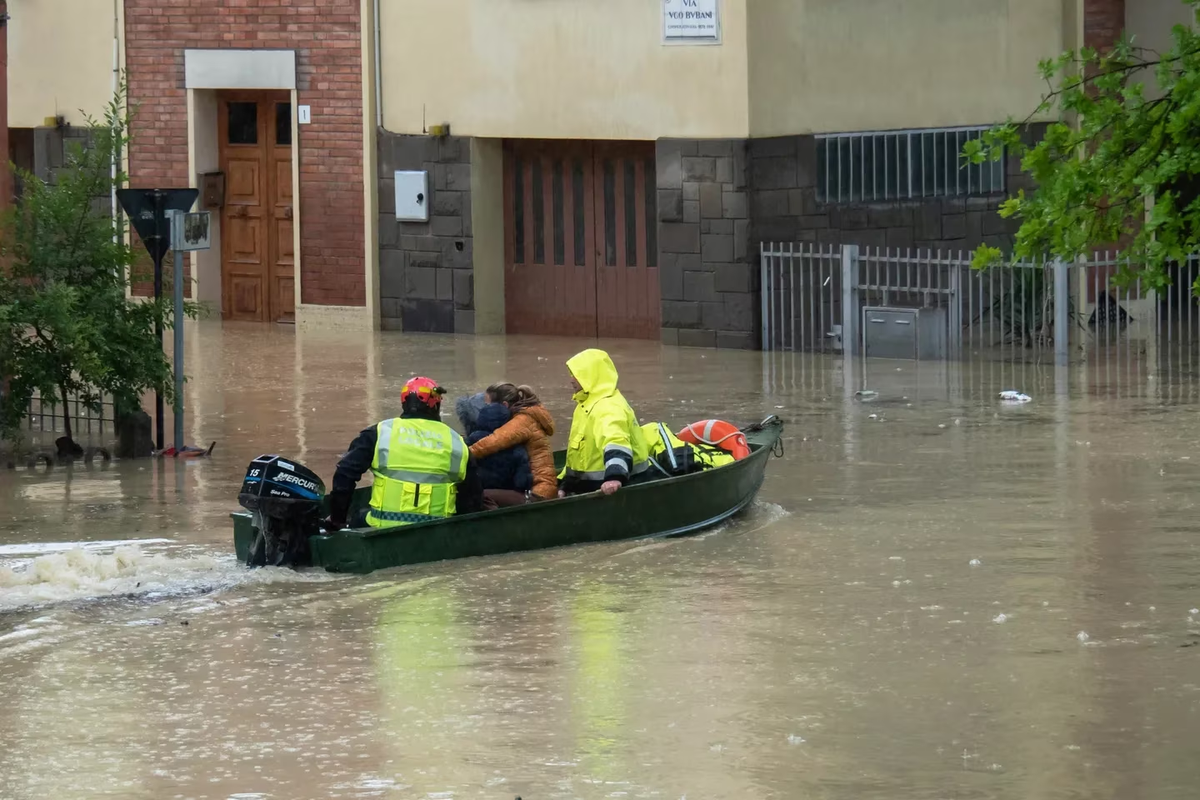 Inundaciones en el norte de Italia causan 9 muertos y obligan a suspender la Fórmula 1