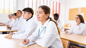 Ingresar a Medicina: el desafío que cada vez más jóvenes argentinos se animan a enfrentar