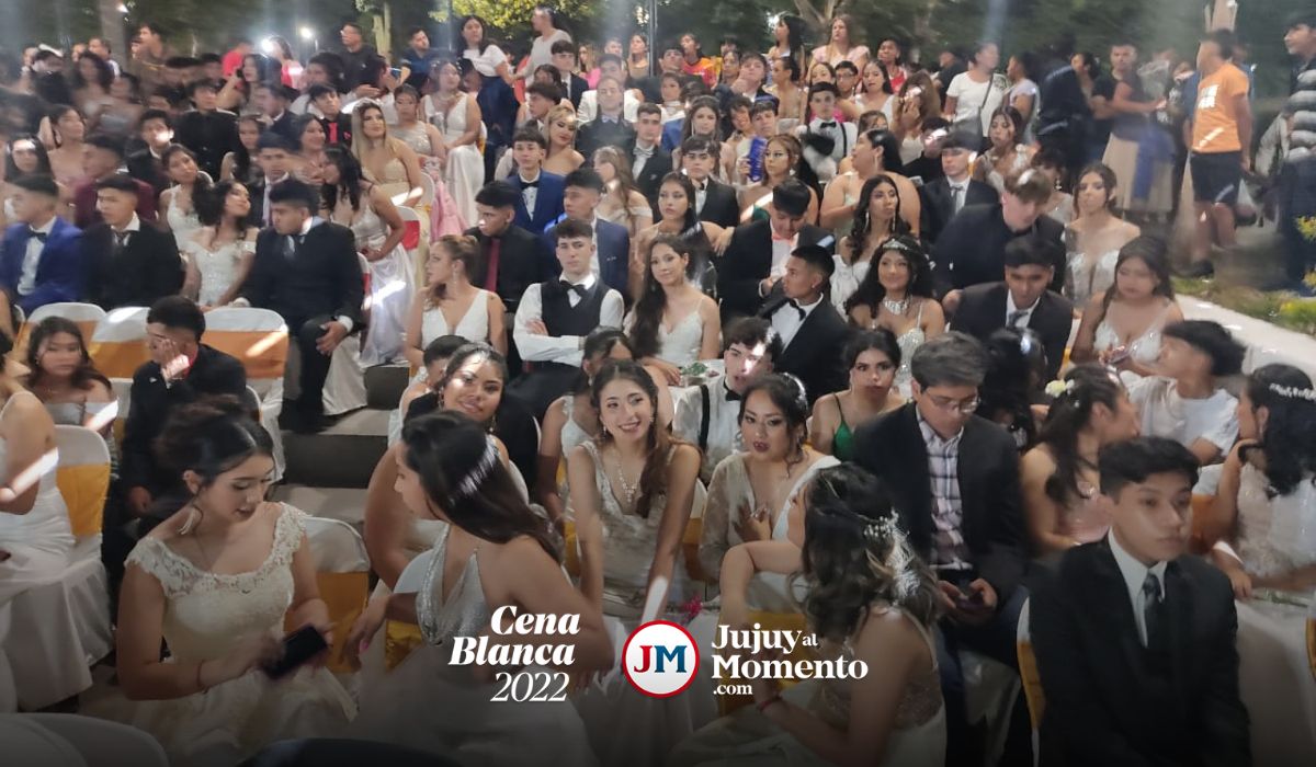 Alumnos de Monterrico vivieron a pleno su Cena Blanca