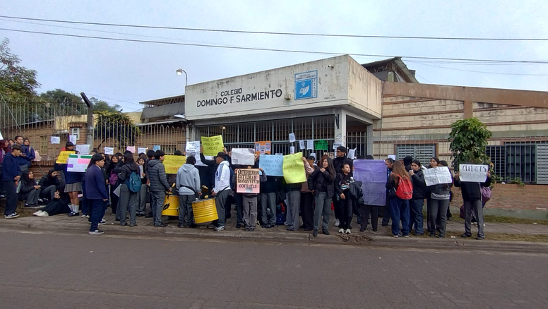 Fuerte reclamo en el colegio de Palpalá donde se accidentó un estudiante