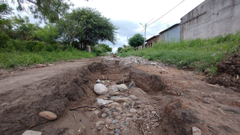 Palpalá y sus calles deterioradas: vecinos no pueden ni ingresar sus vehículos