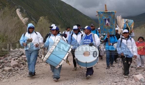 Miles de fieles acompañaron el descenso de la Virgen de Punta Corral