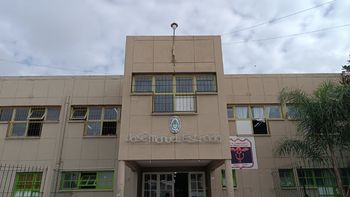 Clases normales pero con ausentismo y preocupación en la Escuela de Comercio de Perico