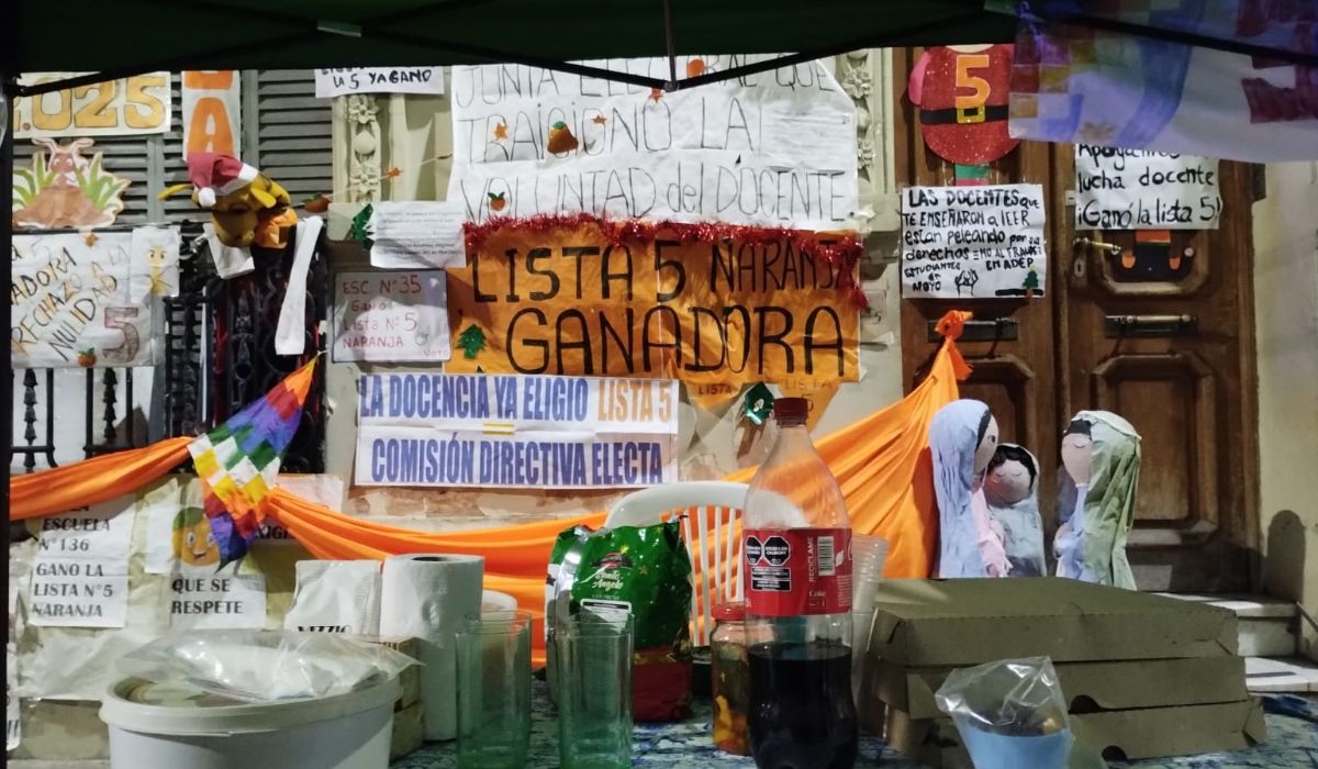 Tras denunciar fraude, la Lista Naranja pasó año nuevo en las puertas del gremio