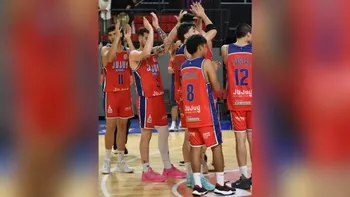 Jujuy Básquet no pudo con la lluvia de triples de Barrio Parque