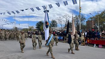Con fervor patriótico, los jujeños vivieron el desfile del 23 de agosto en Avenida Forestal