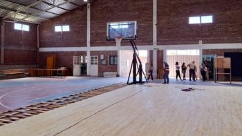 El básquet de El Carmen tendrá su casa con piso de parqué