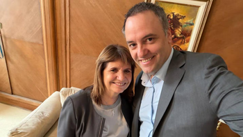 Patricia Bullrich pidió que Manuel Adorni presente de inmediato su declaración jurada