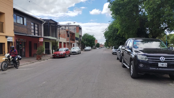 Palpalá: una calle de un solo sentido es usada como doble mano y genera preocupación