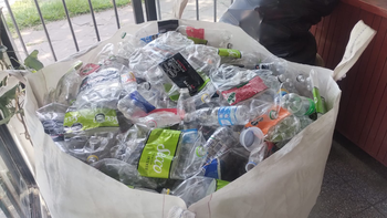 Campaña de Ecocanje en Palpalá, buscando concientizar sobre la limpieza