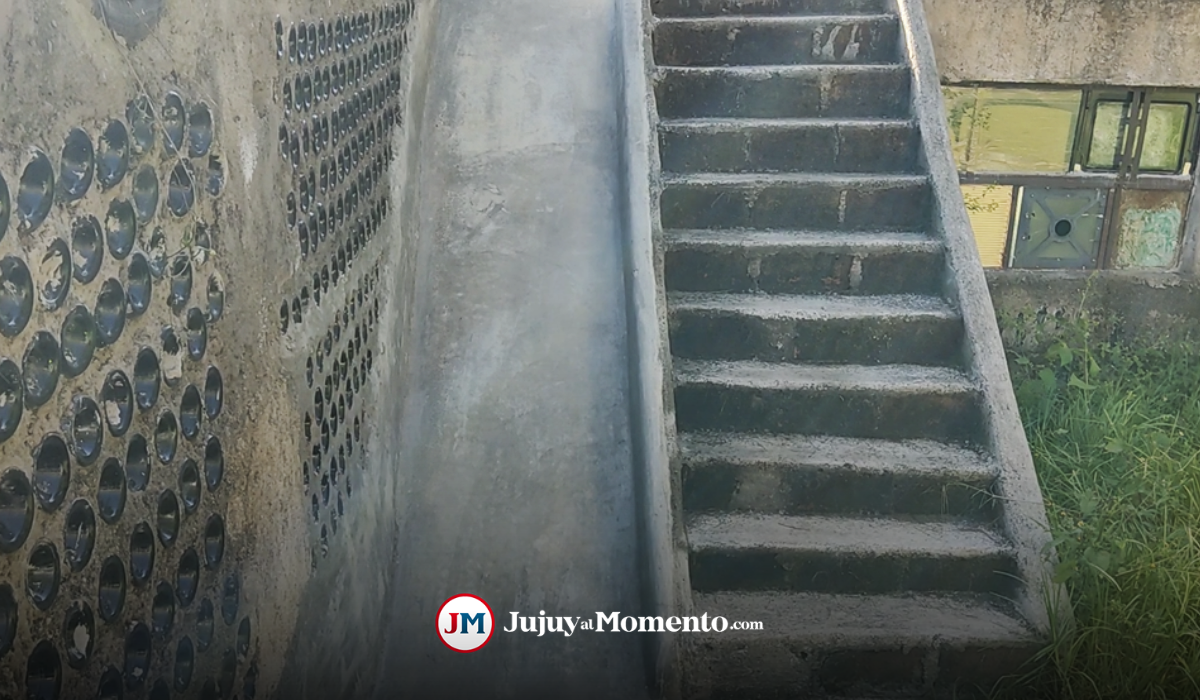 La casa de las botellas, el increíble lugar donde vive Camilo