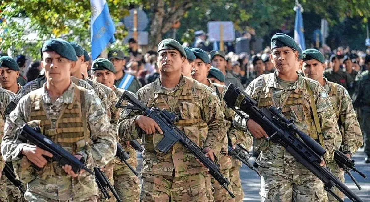 Oficializaron el aumento salarial para el Ejército, la Marina y la Fuerza Aérea