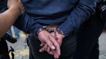 Motociclista intentó embestir al personal apostado en un control vehicular