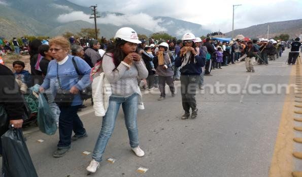 Miles de fieles acompañaron el descenso de la Virgen de Punta Corral