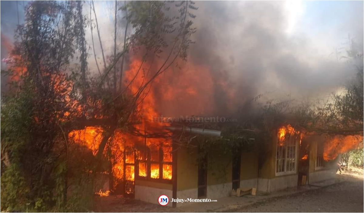 Feroz incendio en una vivienda de Alto Palpalá