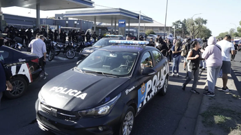 El Gobierno de Santa Fe pasó a disponibilidad a 20 policías que protestaron