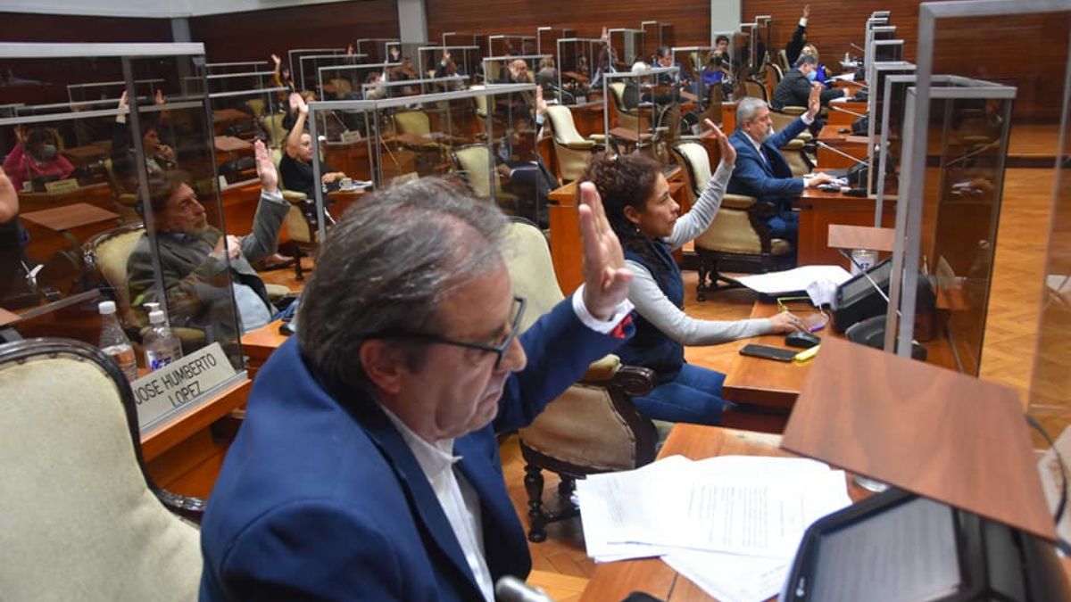 Sesiona la Legislatura para aprobar la polémica reforma constitucional