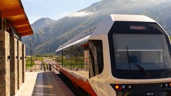 Ante la falta de explicaciones oficiales, el Tren Turístico se debate entre público y privado