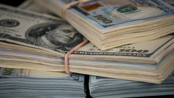 El dólar oficial cayó por cuarta rueda al hilo y tocó mínimos de casi tres meses