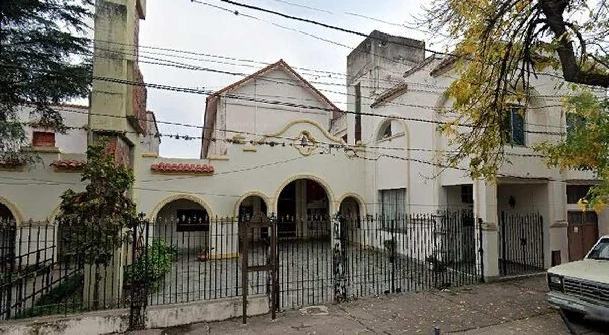Foto: iglesia en el barrio Ciudad de Nieva. Foto: iglesia en el barrio Ciudad de Nieva.