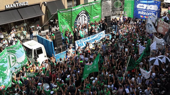 Día del Trabajador del Estado: Justicia laboral suspendió el decreto que eliminaba el asueto