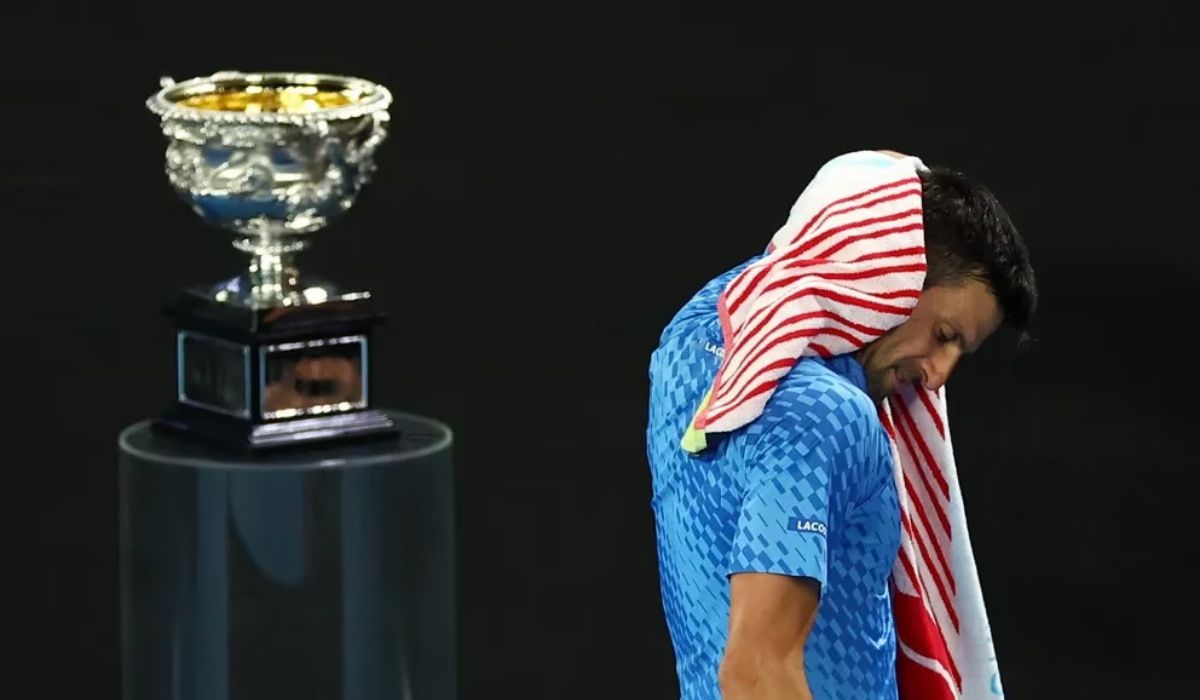 Djokovic, arrasó en la final, igualó el récord en Grand Slam de Nadal y recuperó el Nº1