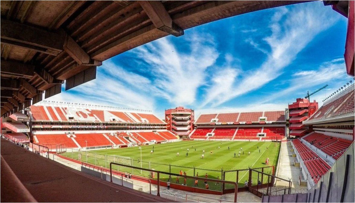 Nueva iluminación para el Libertadores de América · INDEPENDIENTE