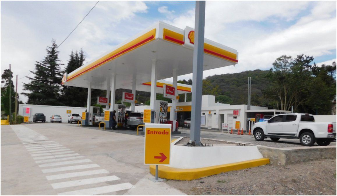 Combustibles: Axion y Shell suben los precios de nafta y gasoil