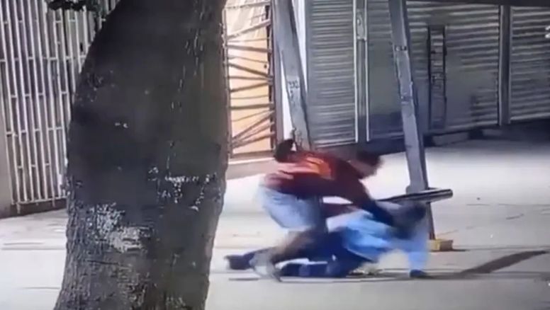 Peligro en la vieja terminal: lo apuñalaron en el tórax para robarle una riñonera