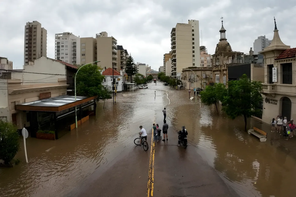 El Gobierno concretó el envío de $10.000 millones para asistir a Bahía Blanca