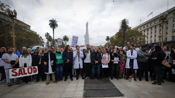 Reclamo por más presupuesto: trabajadores de la salud marcharon a Plaza de Mayo