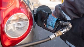 Aumento de combustible: cómo ahorrar hasta un 30% en YPF, Shell y Axión