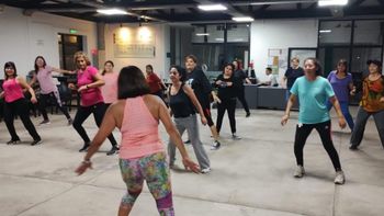 ¡A moverse! Taller de Ritmos Fitness para Mujeres
