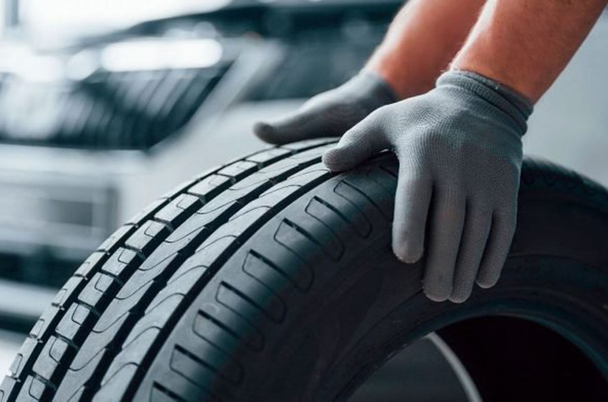 El gobierno habilitará importaciones de neumáticos si no se resuelve el conflicto sindical