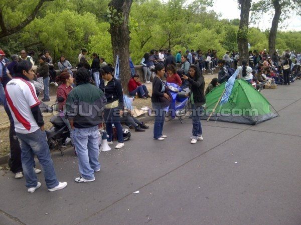 La CCC acampa frente a la Gerencia de Empleo