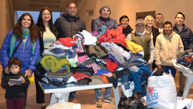Gimnasia y una jugada solidaria que abriga: entregó ropa donada al más necesitado