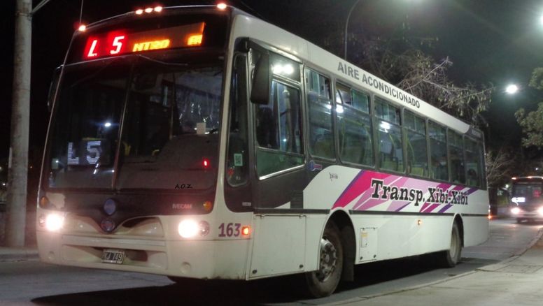 Quejas en un sector de Alto Comedero por el transporte: una sola línea y cada media hora