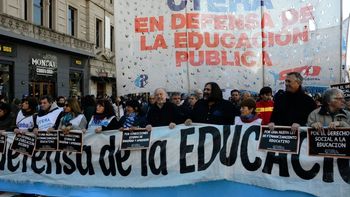 Pese a la convocatoria a paritarias, CTERA anunció un paro nacional docente