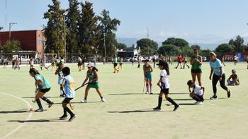 El hockey infantil tuvo su gran fiesta en Palpalá